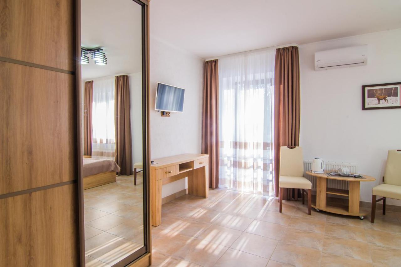 Мисливець В Комплексі "Сокіл" Hotel Susk Exterior photo