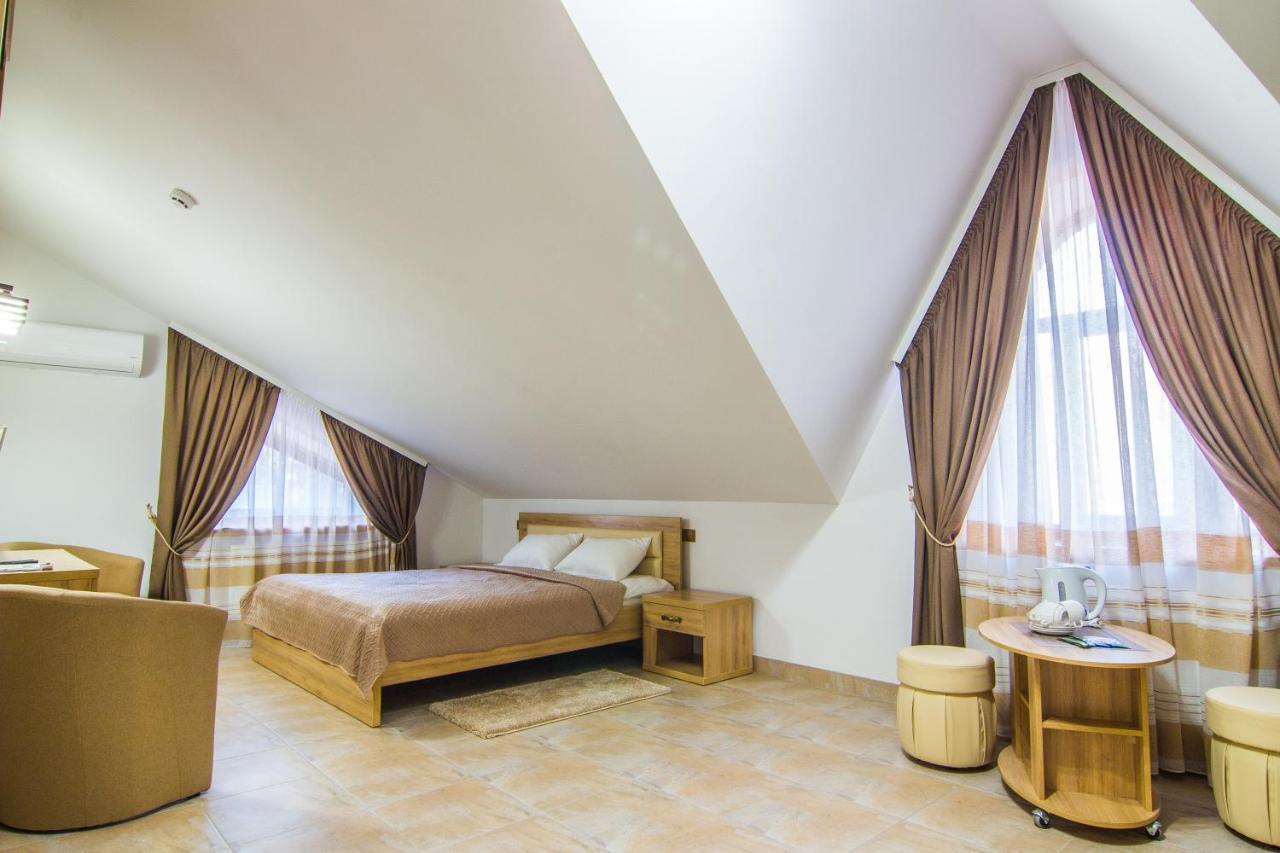 Мисливець В Комплексі "Сокіл" Hotel Susk Exterior photo