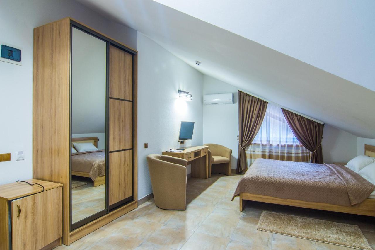 Мисливець В Комплексі "Сокіл" Hotel Susk Exterior photo