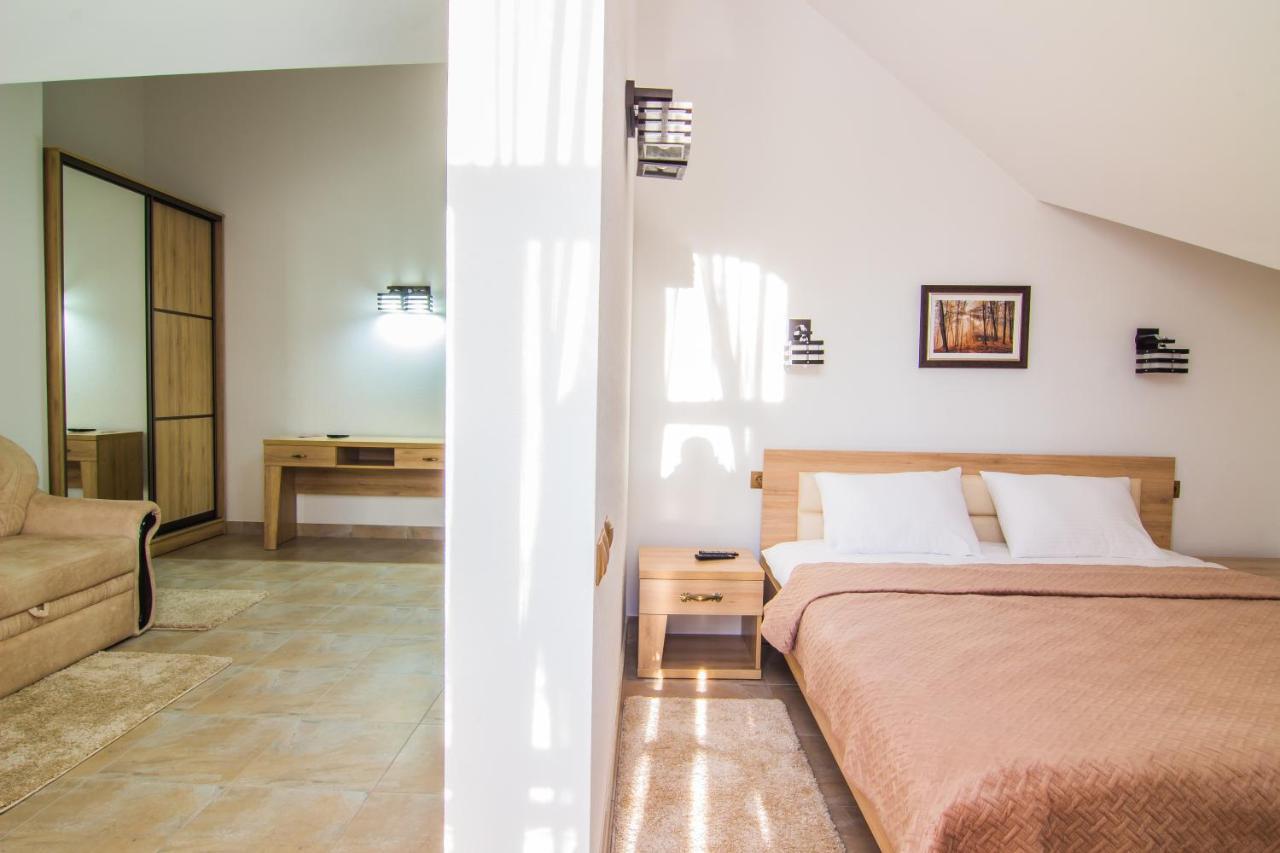 Мисливець В Комплексі "Сокіл" Hotel Susk Exterior photo