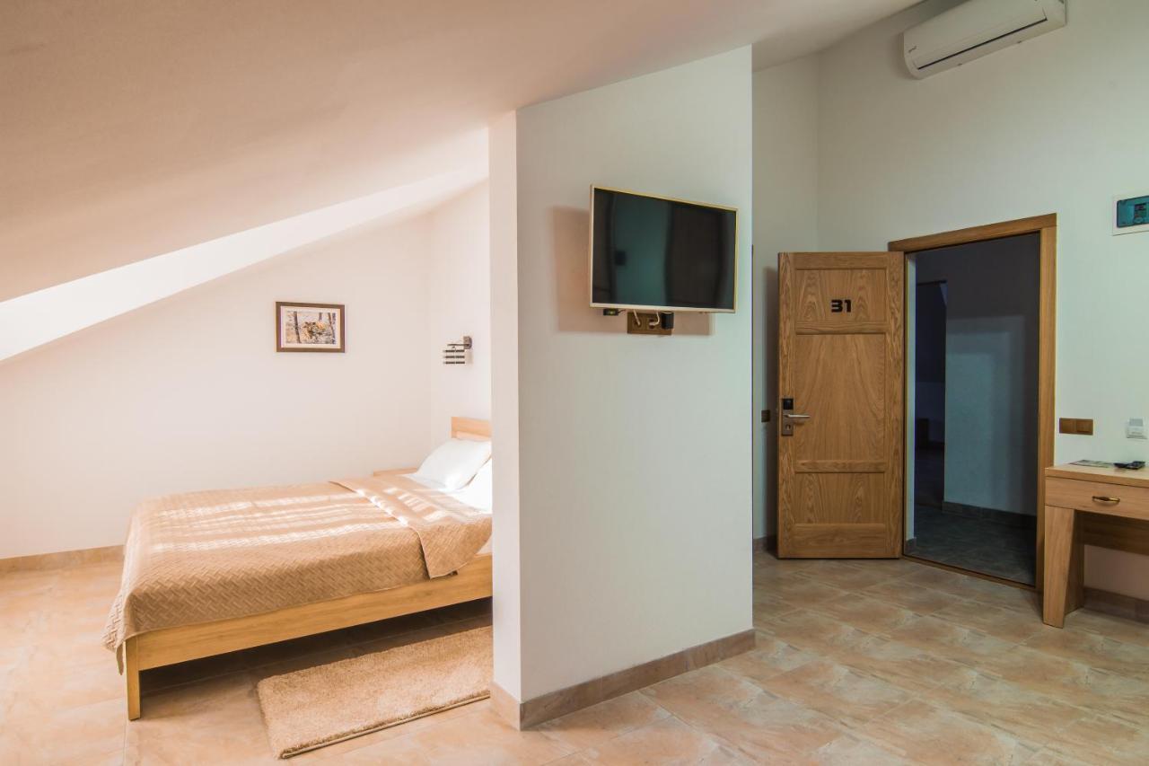 Мисливець В Комплексі "Сокіл" Hotel Susk Exterior photo